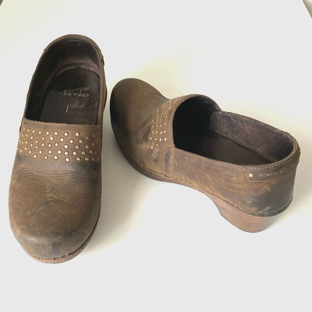 Dansko Brown Oiled Leather Studded Slip-On Shoes Heeled Sz 9 Boho Cottage